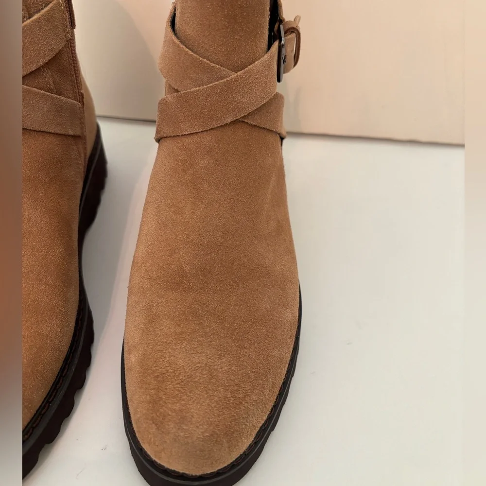 DONALD PLINER Tan Suede Ankle Boots Size 6.5